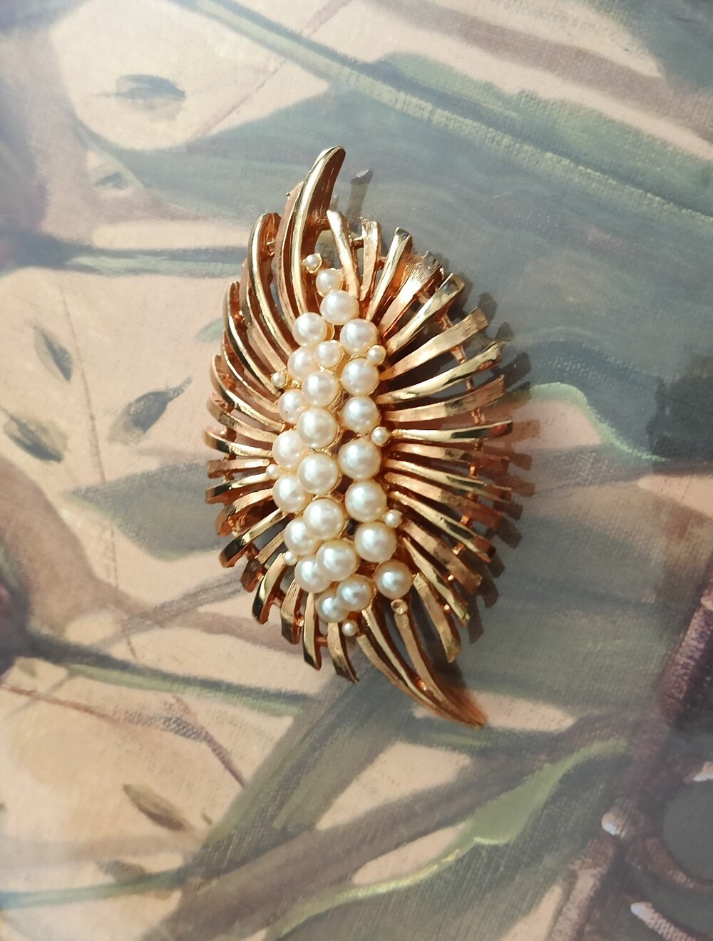 Vintage Pearl & Gold Leaf Brooch